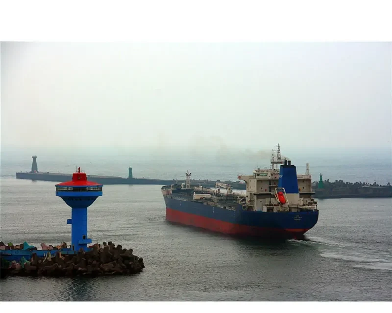 AZOV SEA Tanker IMO 9149237 photo 4