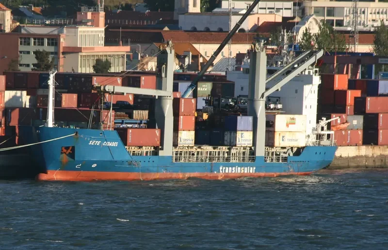 MARIA DA PAZ Container Ship IMO 9150432 photo 10