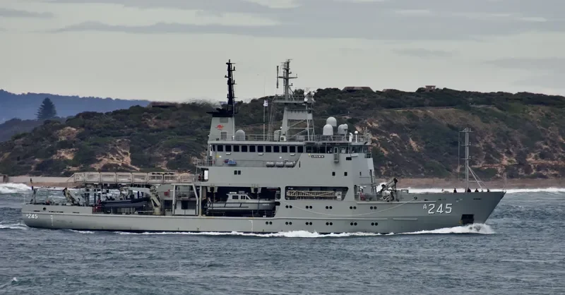 HMAS LEEUWIN General Cargo IMO 9151773 photo 6