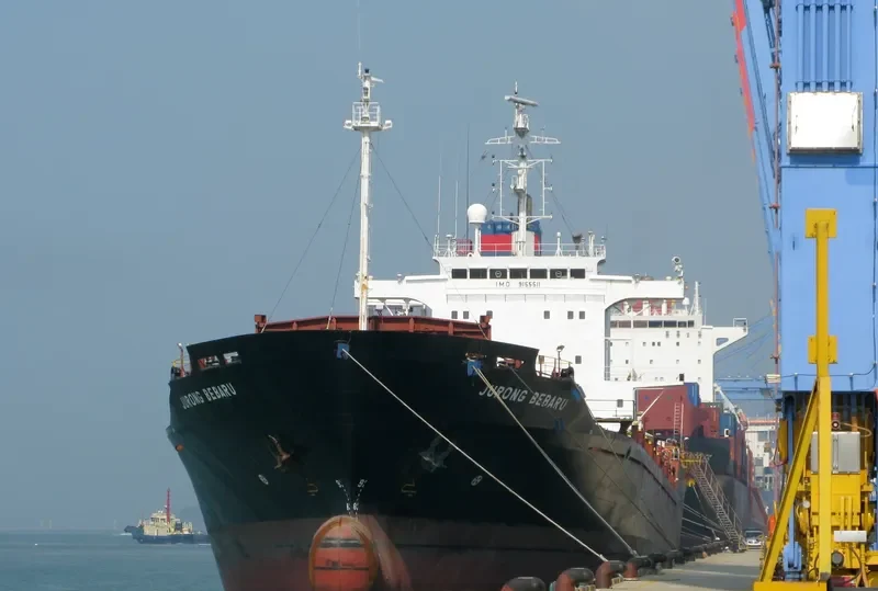 MERATUS KUPANG Container Ship IMO 9155511 photo 4