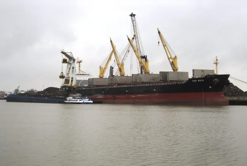 TOP RICH Bulk Carrier IMO 9156785 photo 9