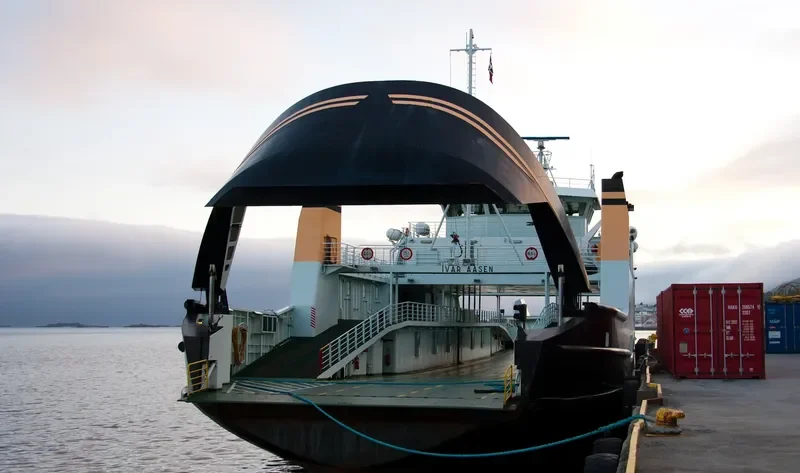 IVAR AASEN Ro-Ro IMO 9156943 photo 2