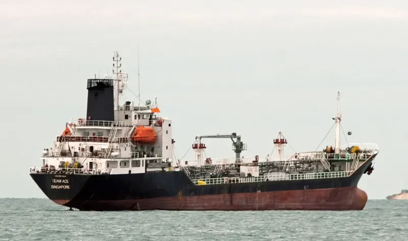 DIAMOND Z Tanker IMO 9157052 photo 3
