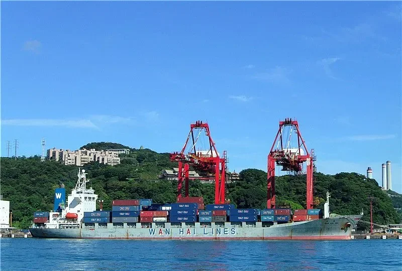 WAN HAI 165 Container Ship IMO 9158850 photo 7