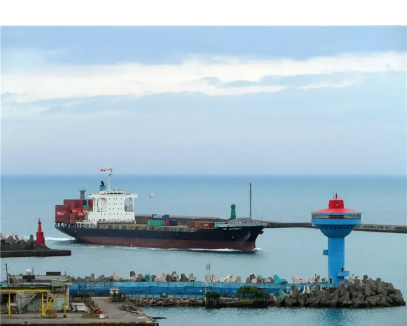 XIN OU 3 Container Ship IMO 9159878 photo 2