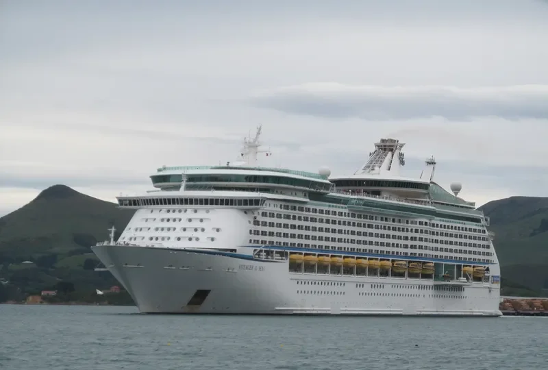 VOYAGER OF THE SEAS Passenger Ship IMO 9161716 photo 4
