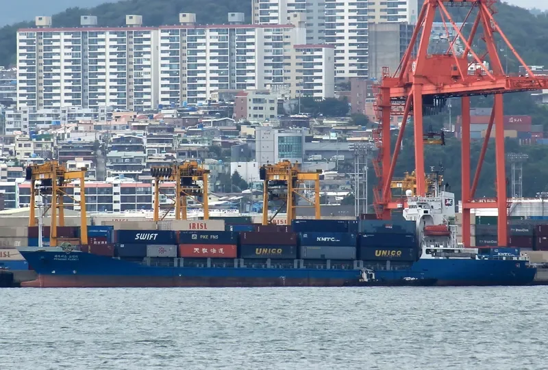 DAMAI BAHAGIA Container Ship IMO 9162239 photo 3