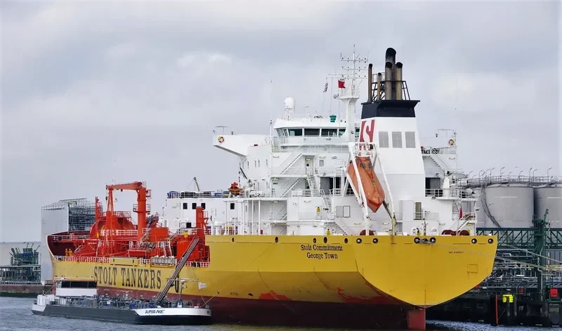 STOLT COMMITMENT Tanker IMO 9168647 photo 2
