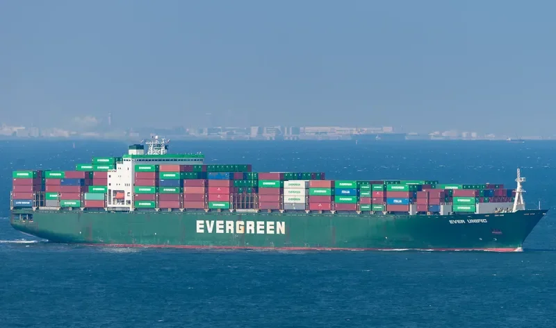 EVER UNIFIC Container Ship IMO 9168843 photo 3