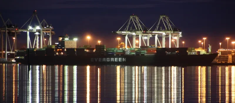 EVER URANUS Container Ship IMO 9168855 photo 9