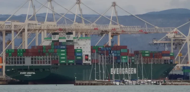 EVER USEFUL Container Ship IMO 9168879 photo 8