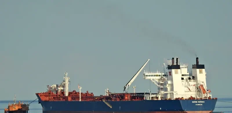 NAVION HISPANIA Tanker IMO 9168922 photo 2