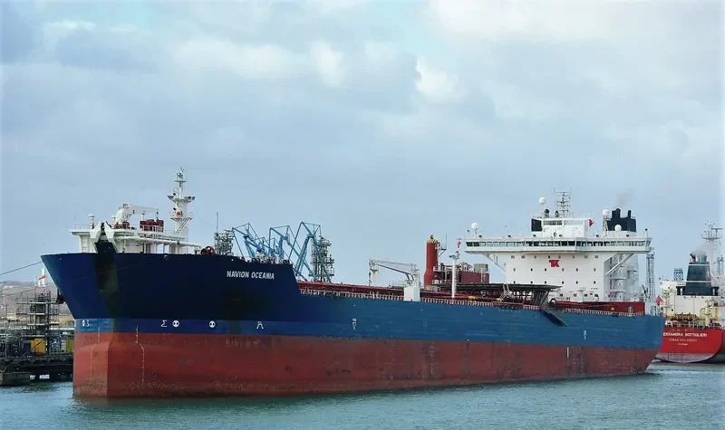 NAVION OCEANIA Tanker IMO 9168946 photo 5