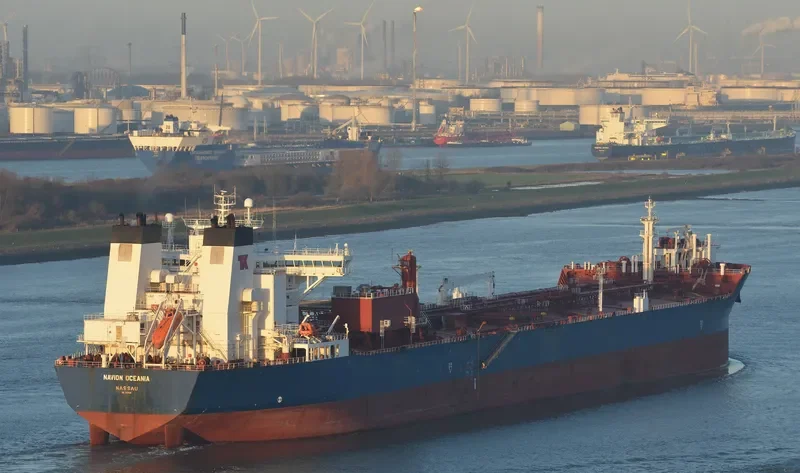 NAVION OCEANIA Tanker IMO 9168946 photo 8