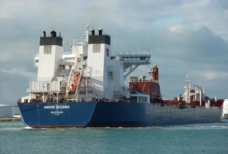 NAVION OCEANIA Tanker IMO 9168946 photo 10