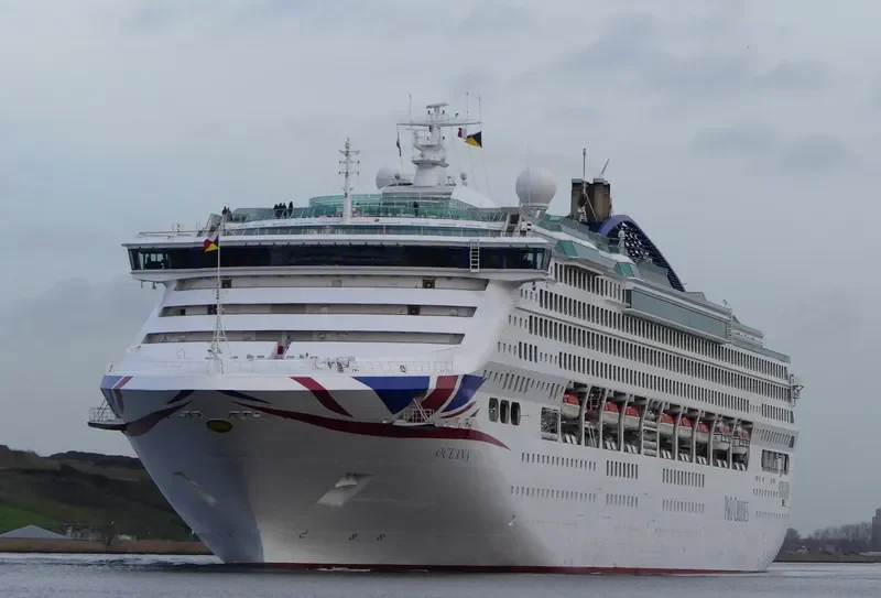 QUEEN OF THE OCEANS Passenger Ship IMO 9169550 photo 3