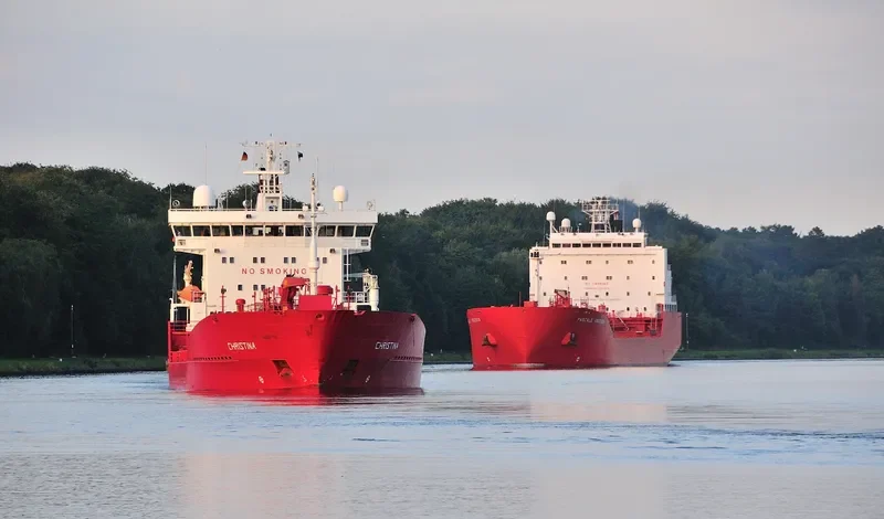 LIZA DESTINY Tanker IMO 9175080 photo 10