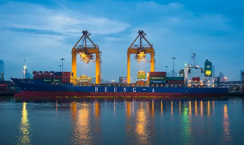 HEUNG A DRAGON Container Ship IMO 9180023 photo 2