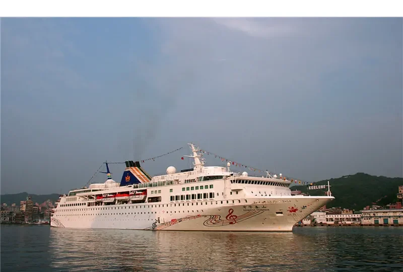 CHINESE TAISHAN Passenger Ship IMO 9183506 photo 9