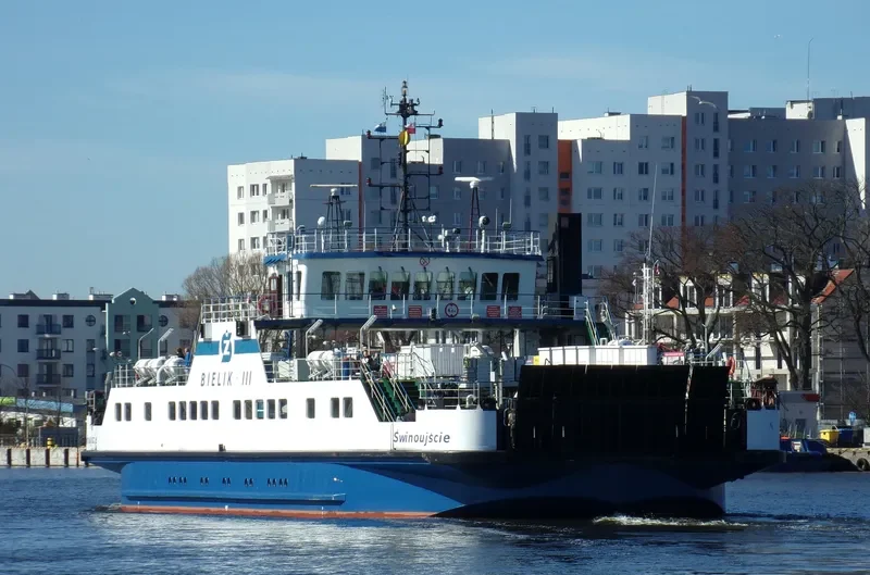 BIELIK III Ro-Ro IMO 9188001 photo 3