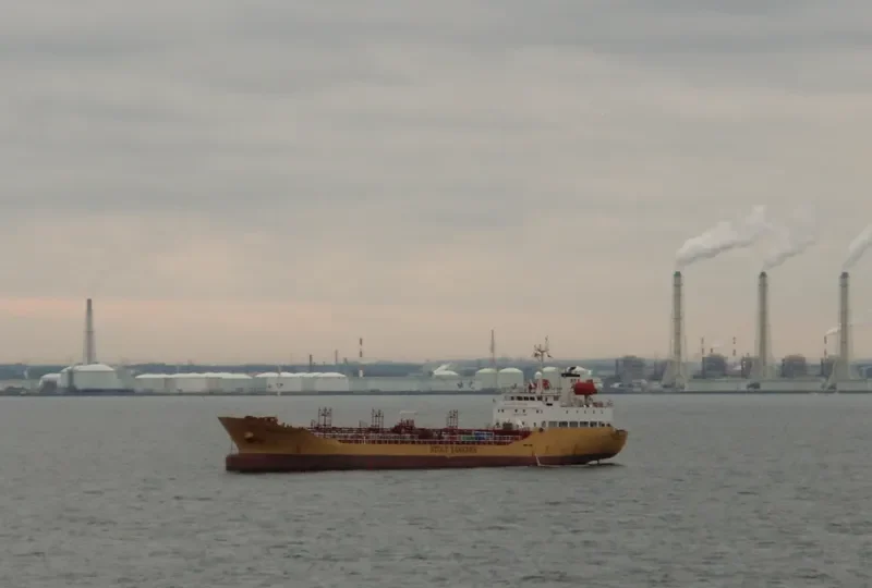 GRIYA BUGIS Tanker IMO 9191280 photo 3