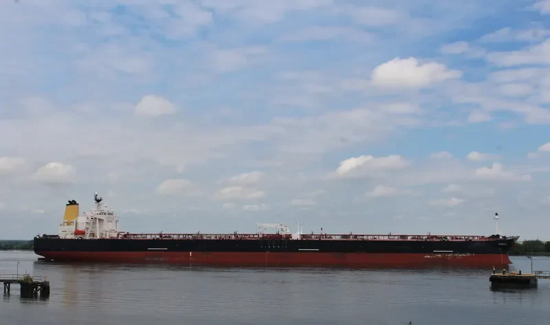 DELIVER Tanker IMO 9194983 photo 4