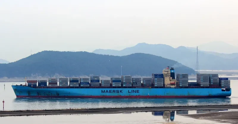 YORK Container Ship IMO 9196838 photo 8