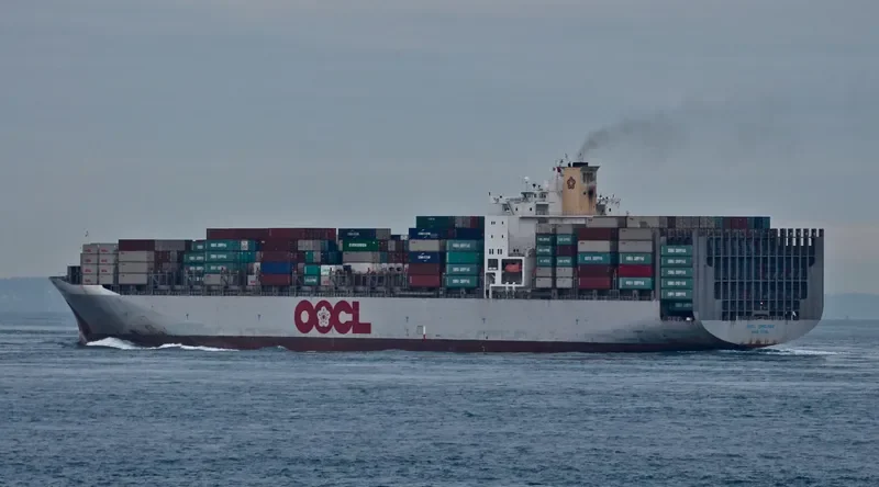 OOCL CHICAGO Container Ship IMO 9199270 photo 9