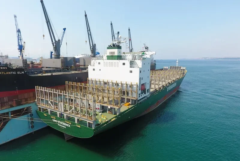 UNI PHOENIX Container Ship IMO 9202170 photo 8