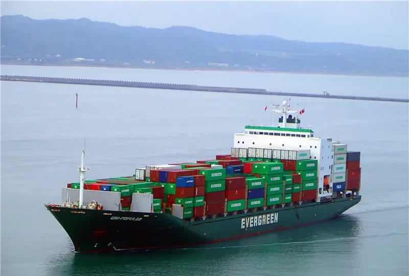 UNI POPULAR Container Ship IMO 9202209 photo 7