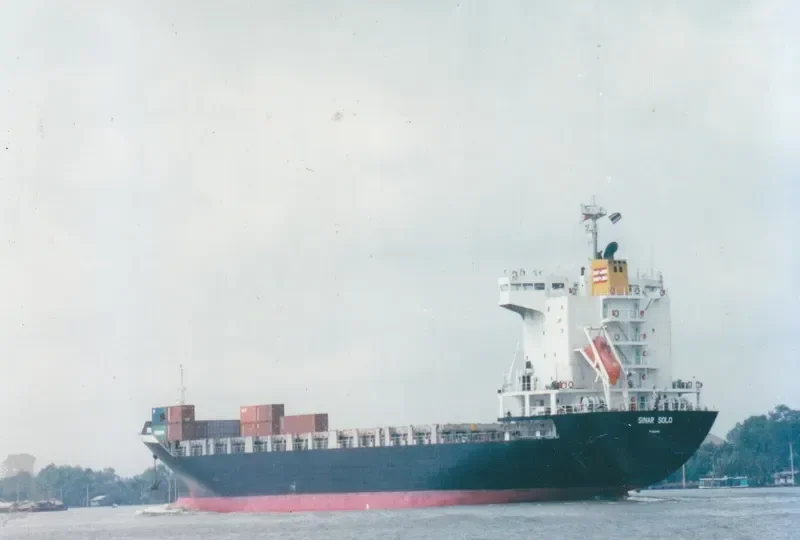 SINAR SOLO Container Ship IMO 9202792 photo 5