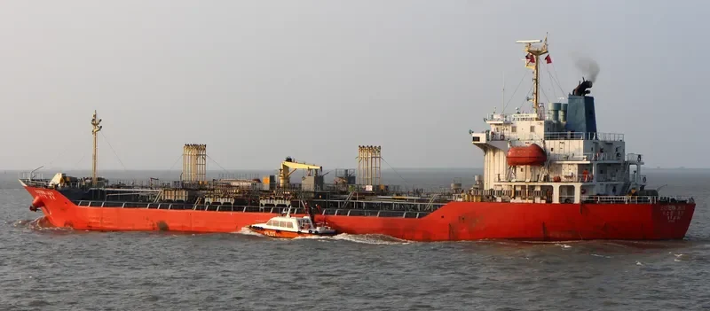 EASTERN CHEMI Tanker IMO 9203370 photo 3