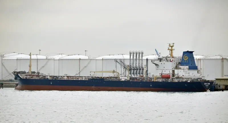 YA ZHOU XIONG SHI Tanker IMO 9203992