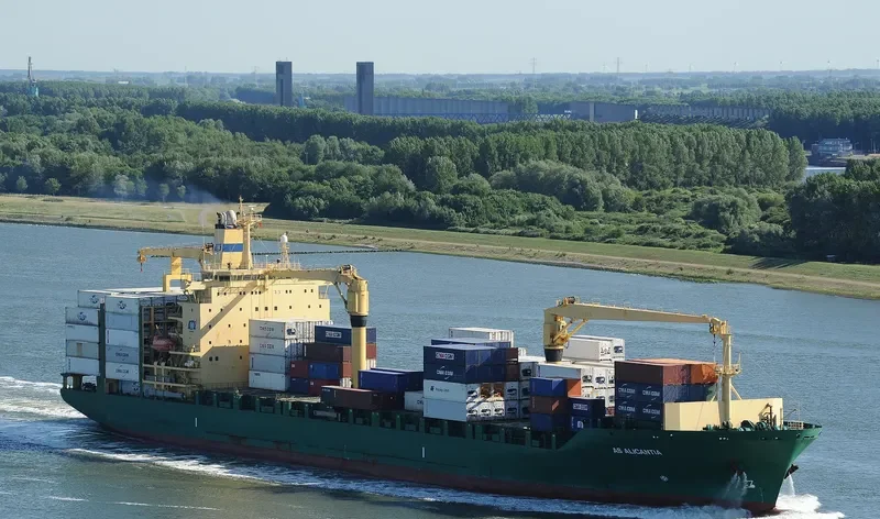 SPIRIT OF MANILA Container Ship IMO 9204972 photo 2