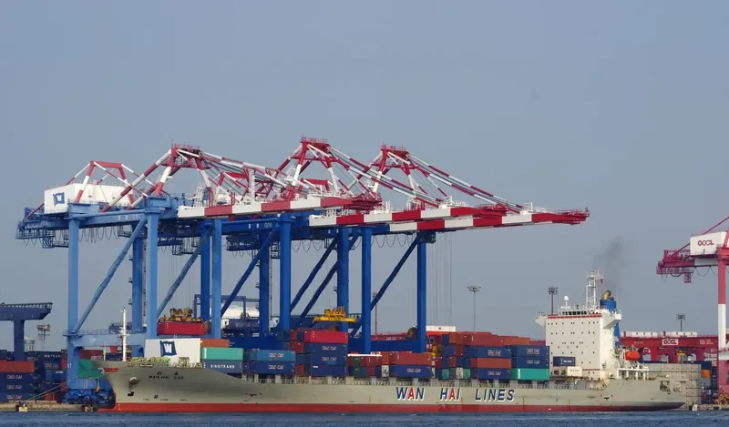 WAN HAI 233 Container Ship IMO 9208174 photo 5