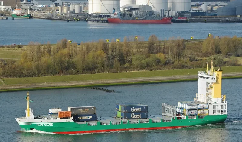 NAYADA Container Ship IMO 9208459 photo 3