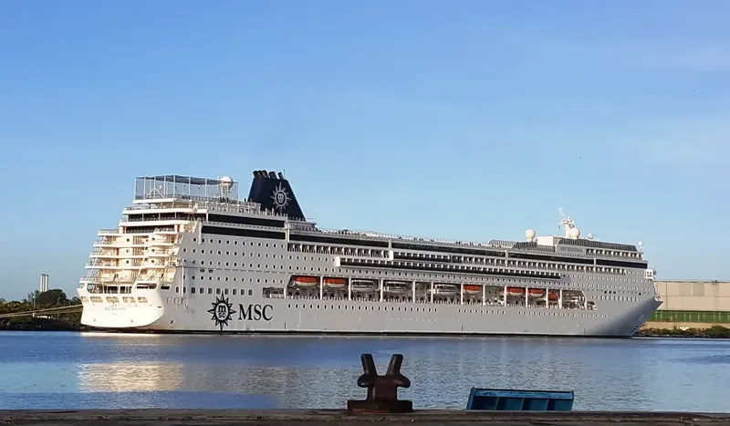 MSC SINFONIA Passenger Ship IMO 9210153 photo 2