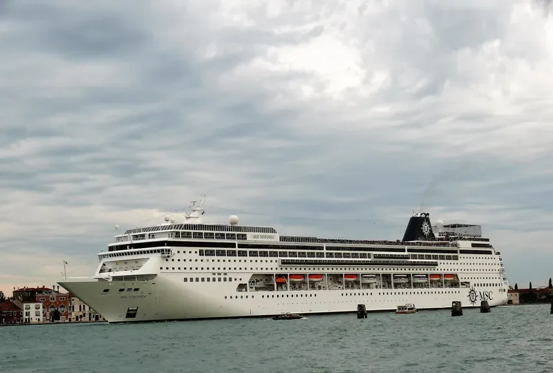 MSC SINFONIA Passenger Ship IMO 9210153 photo 9