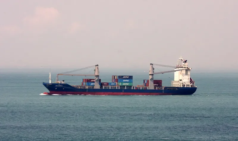 RELIANCE Container Ship IMO 9214927
