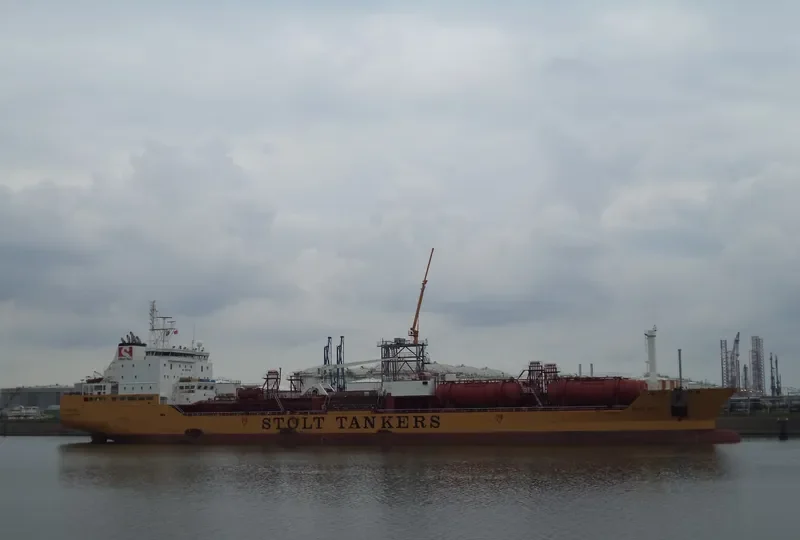 BOW SEA Tanker IMO 9215282 photo 3
