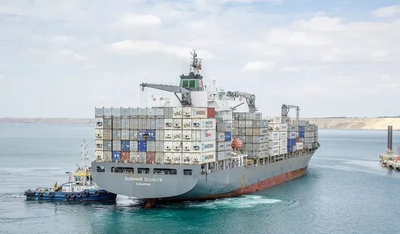 MAERSK NEWHAVEN Container Ship IMO 9215880 photo 4