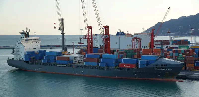 LANTAU ACE Container Ship IMO 9216353 photo 4