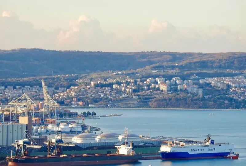 EQUATOR PEACE Bulk Carrier IMO 9218179