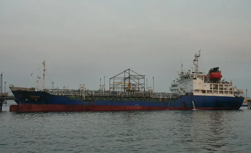 SIRI PIPAT Tanker IMO 9219941 photo 9