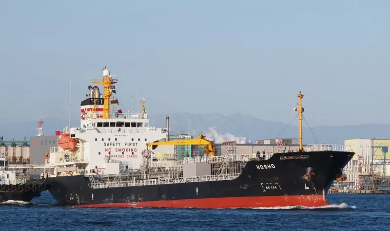 AT GLORY Tanker IMO 9223710 photo 4