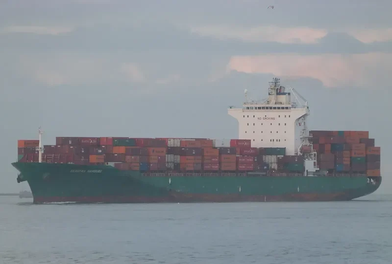 SEASPAN HAMBURG Container Ship IMO 9224300 photo 4