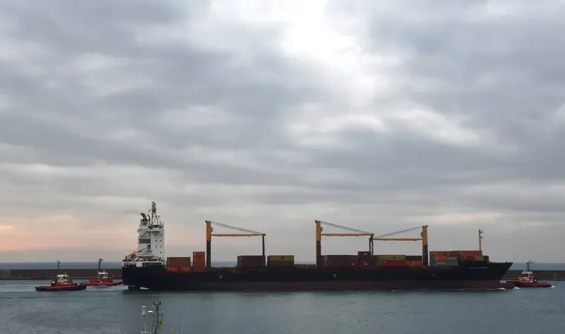 CALAIS TRADER Container Ship IMO 9226413
