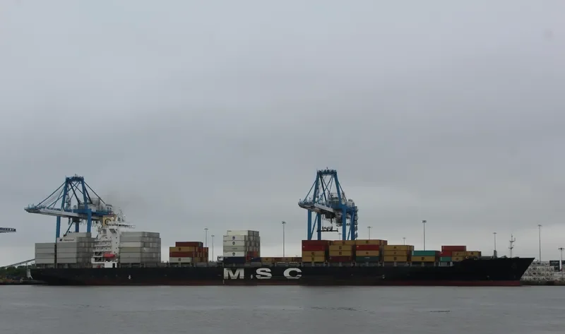 MSC VAISHNAVI R. Container Ship IMO 9227340 photo 5