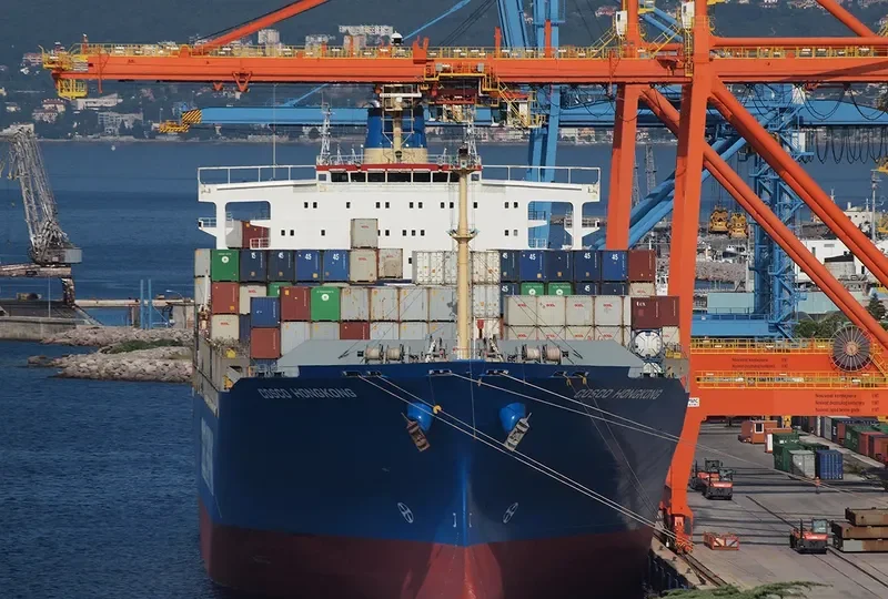 COSCO HONG KONG Container Ship IMO 9227778 photo 8