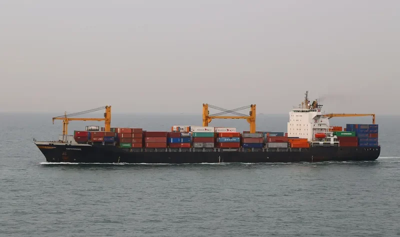 COMMODORE Container Ship IMO 9228552 photo 4